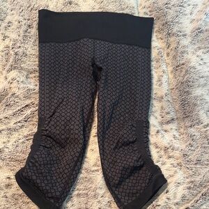 Stylish Black Lulu lemon in the flow cropped compression Leggings